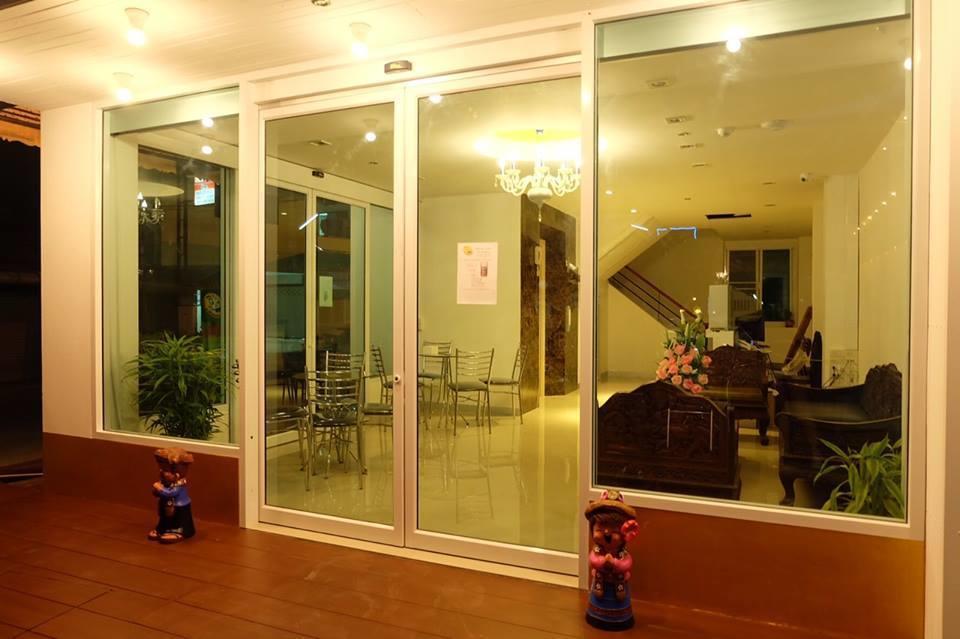 Inthanin Hotel Chiang Mai Exterior foto